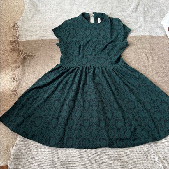 Xhilaration Dresses & Skirts - Xhilaration Green and Black Patterned Dress